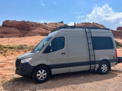 Campervan with Electric Bikes – Nightly Rental