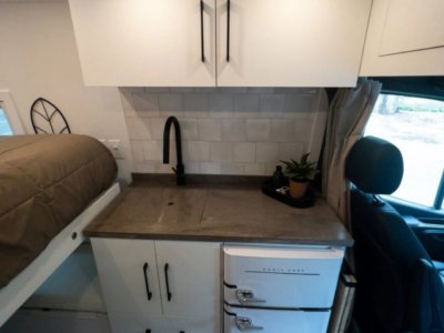 Campervan with Electric Bikes – Nightly Rental